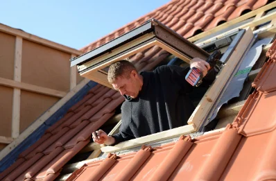 Pose de fenêtres de toit Velux aux Poulières